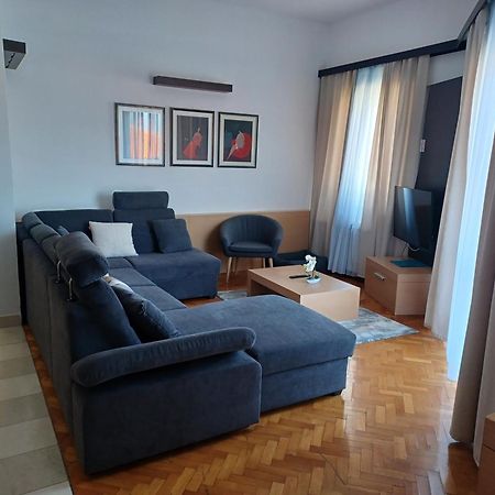 Apartment Aci Marina Cres Bagian luar foto