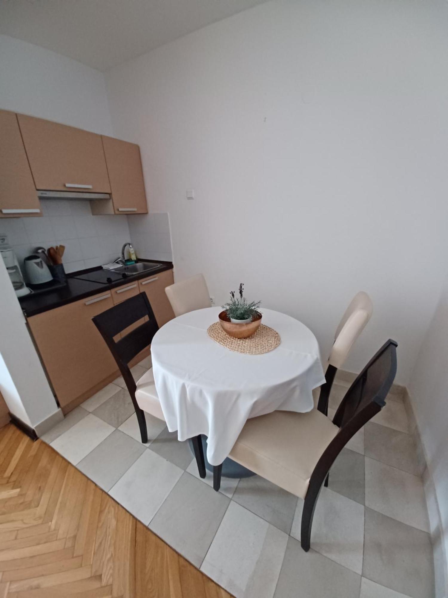 Apartment Aci Marina Cres Bagian luar foto