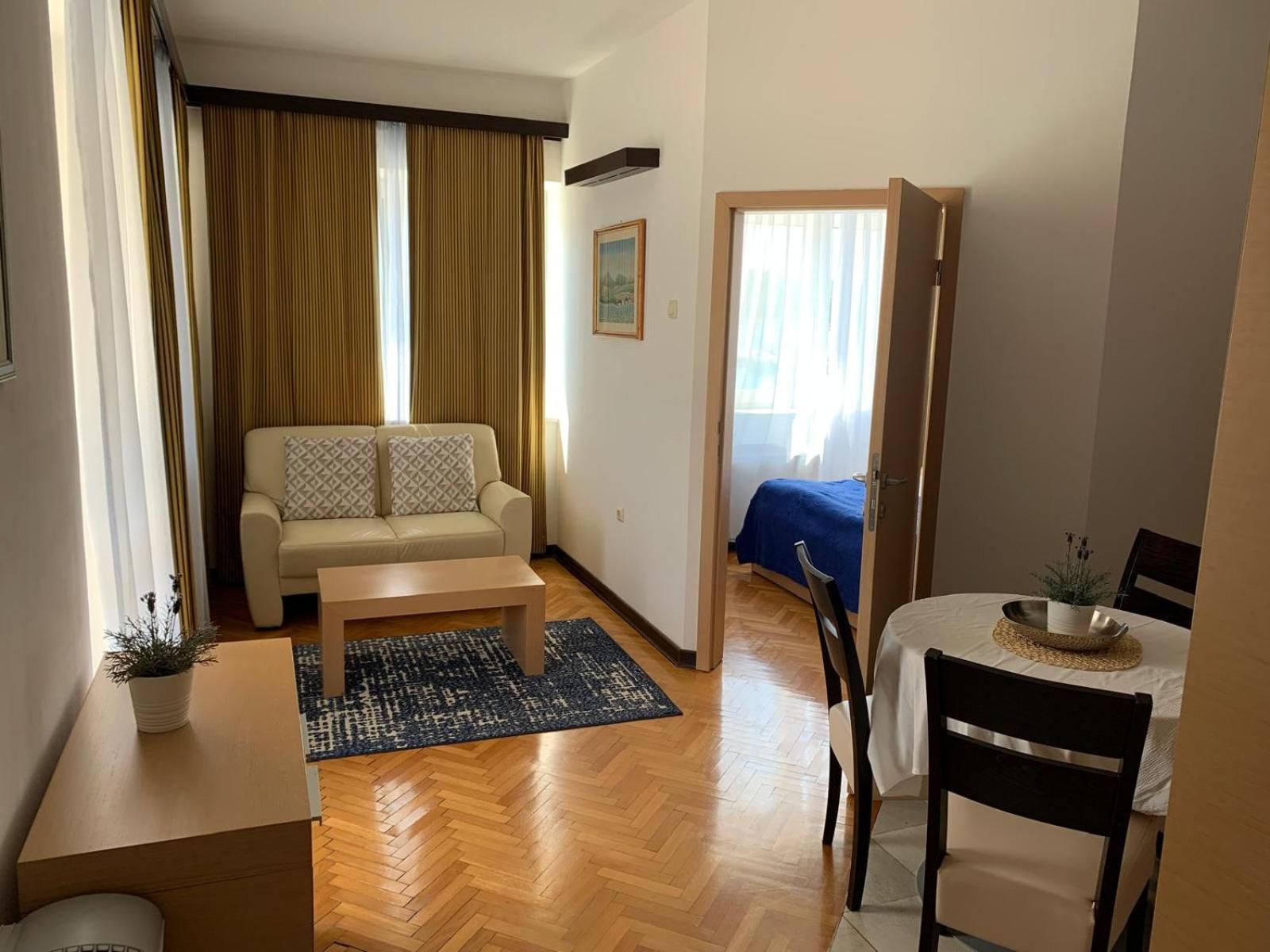 Apartment Aci Marina Cres Bagian luar foto