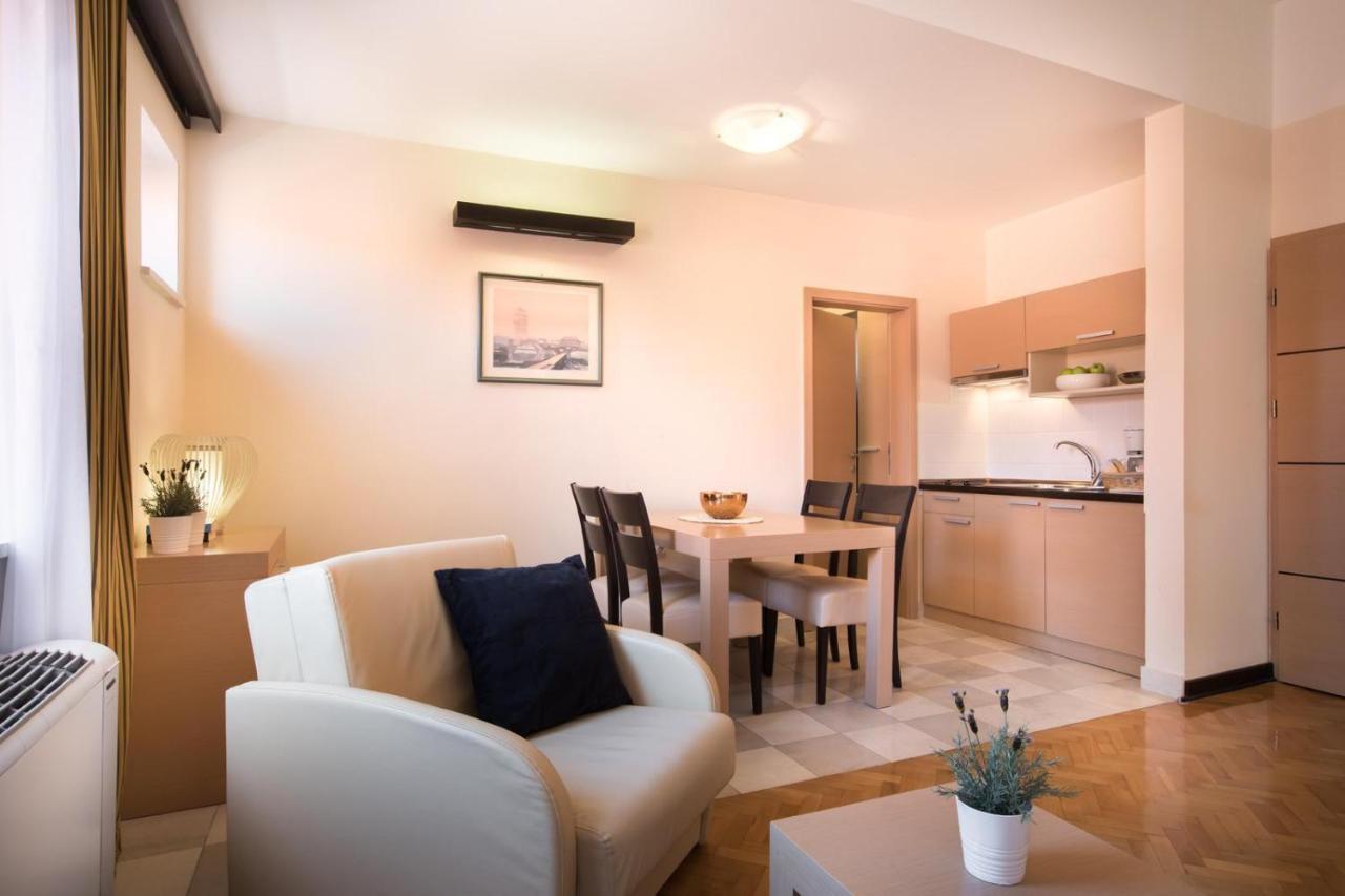 Apartment Aci Marina Cres Bagian luar foto