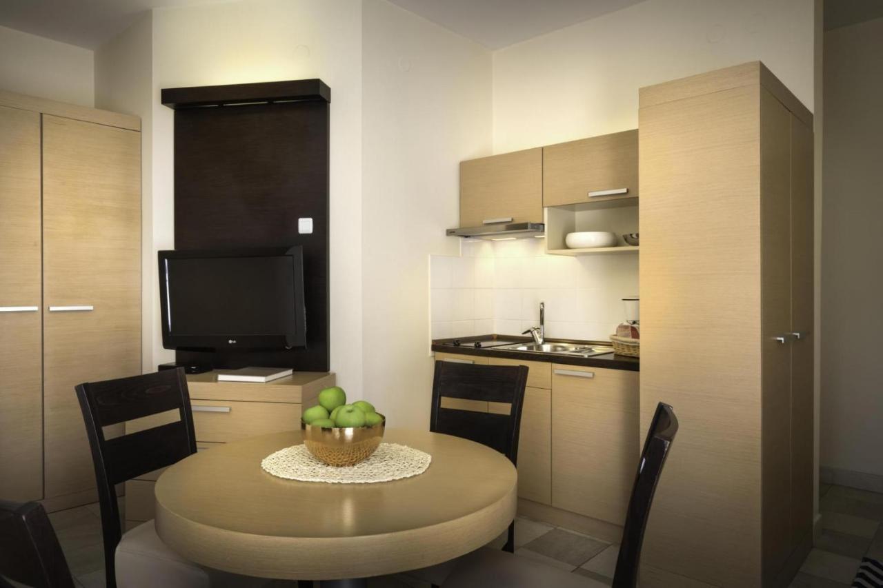 Apartment Aci Marina Cres Bagian luar foto