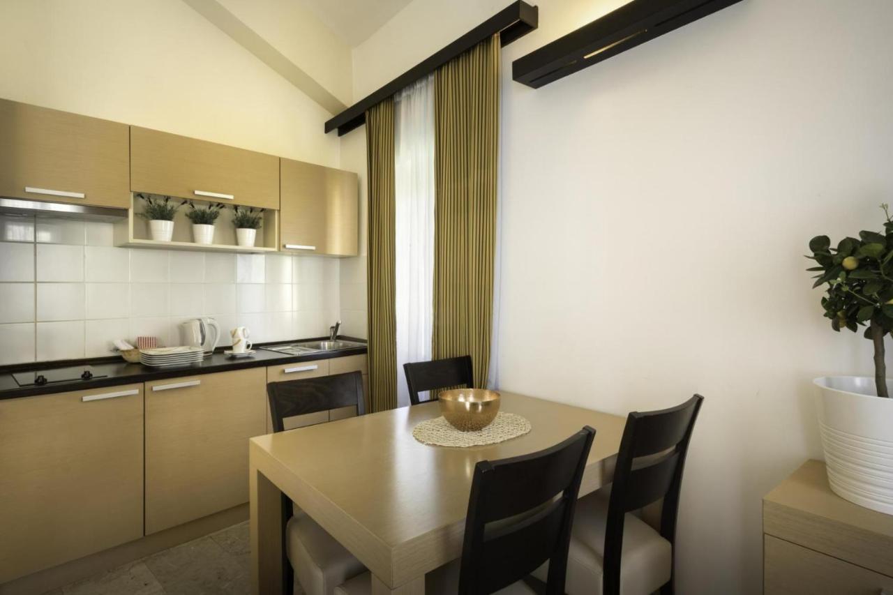 Apartment Aci Marina Cres Bagian luar foto