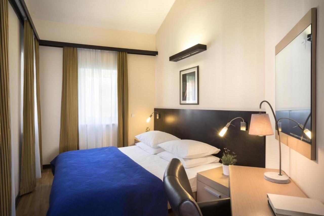 Apartment Aci Marina Cres Bagian luar foto