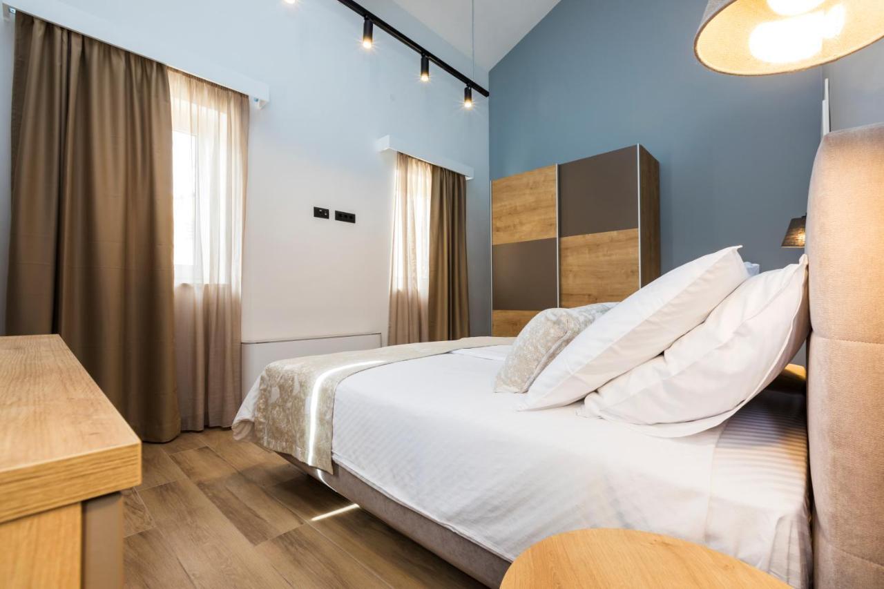 Apartment Aci Marina Cres Bagian luar foto