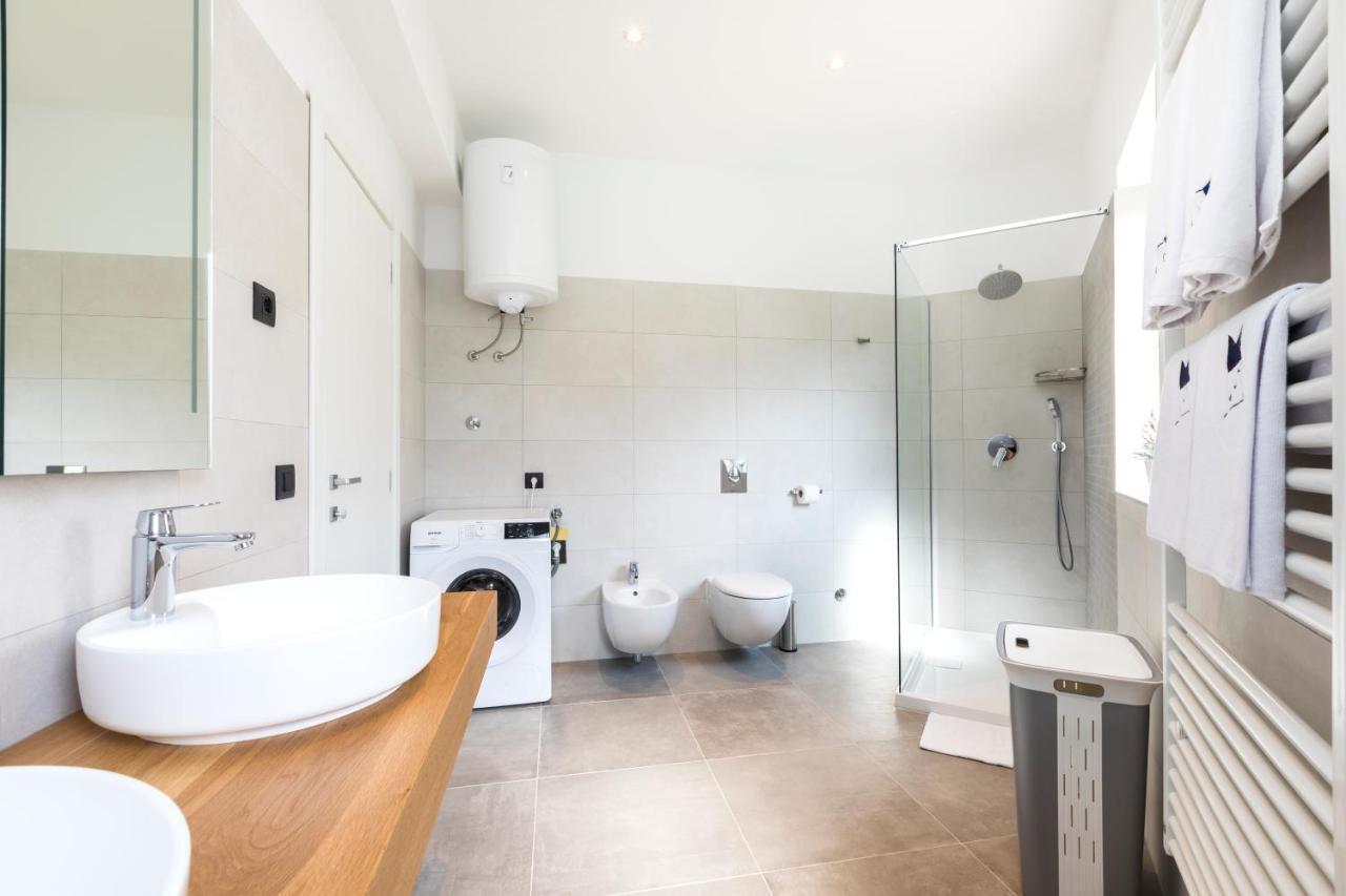 Apartment Aci Marina Cres Bagian luar foto
