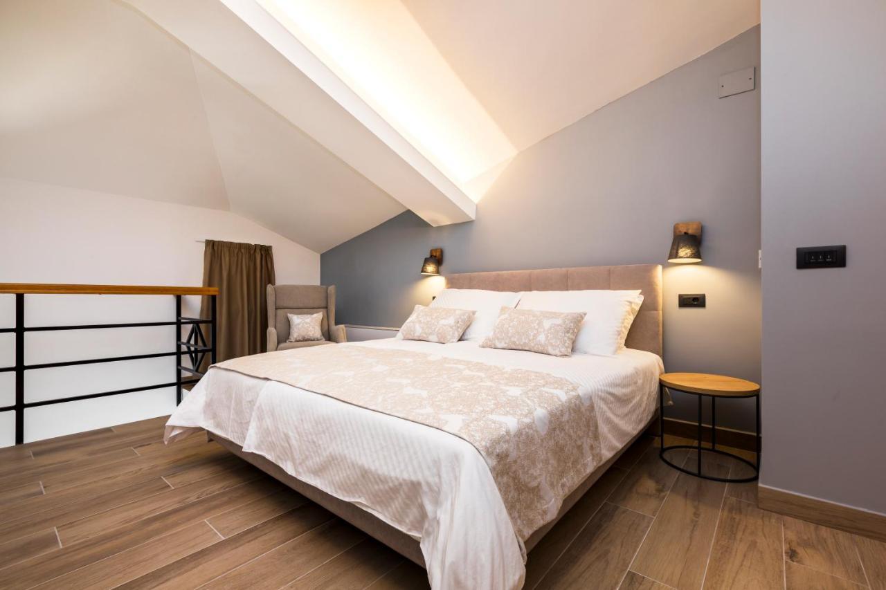 Apartment Aci Marina Cres Bagian luar foto