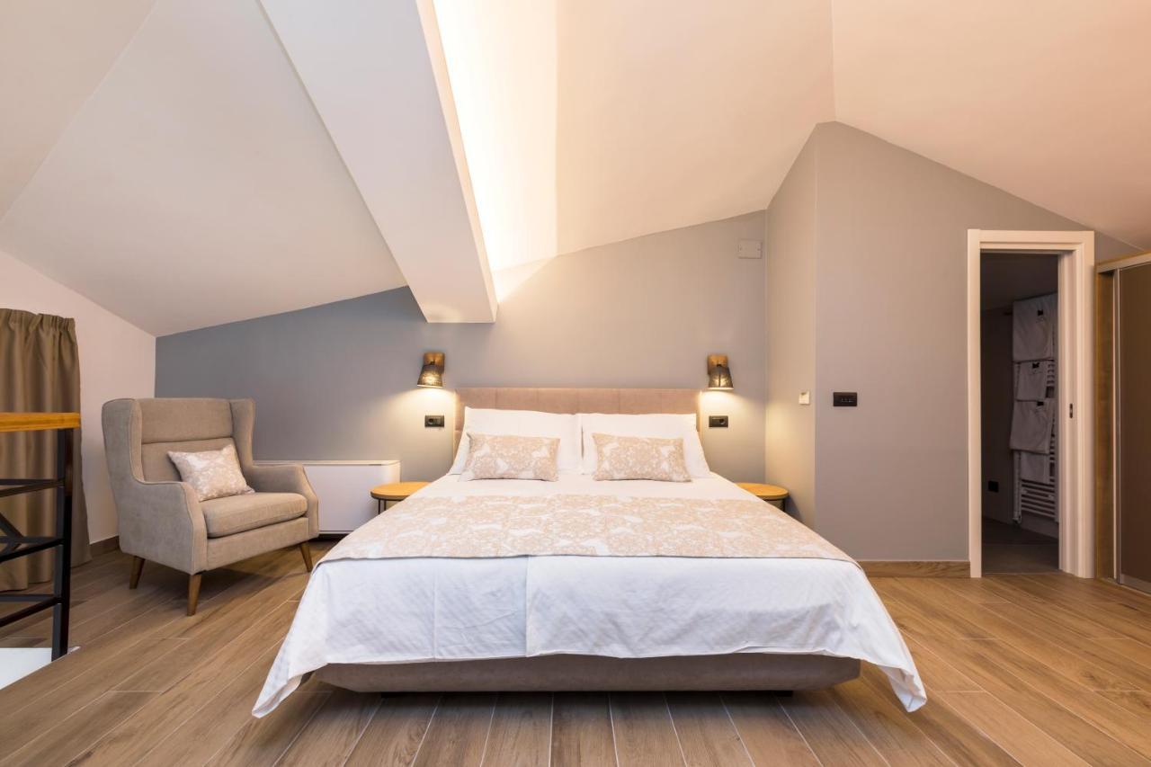 Apartment Aci Marina Cres Bagian luar foto